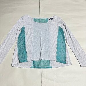 👉 American Eagle Long Sleeve Gray Top with Teal Lace Panels Size Small S/P